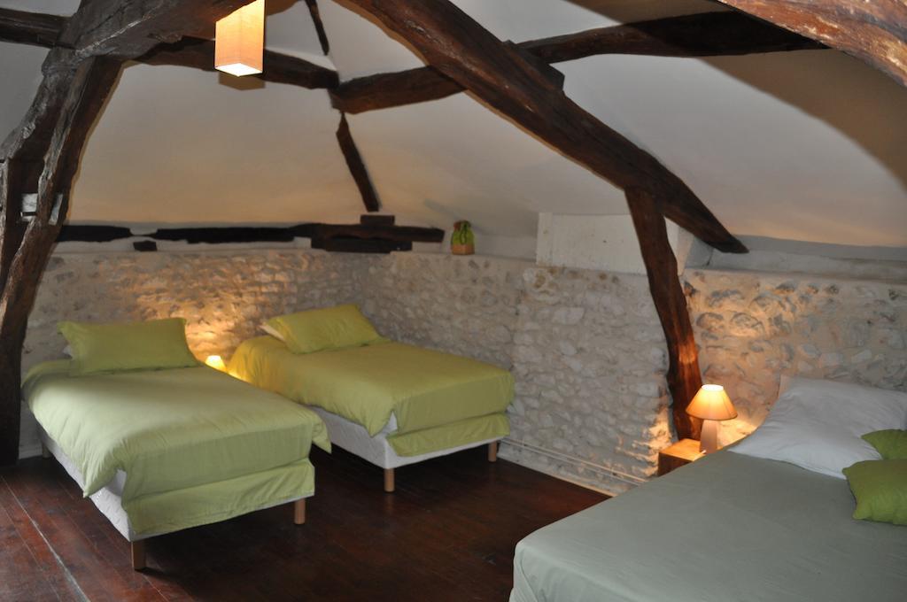 Chambres D'Hotes La Grange Au Bois Champagne-et-Fontaine Rum bild