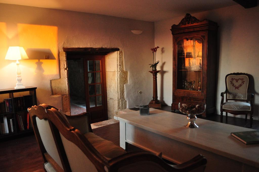 Chambres D'Hotes La Grange Au Bois Champagne-et-Fontaine Exteriör bild